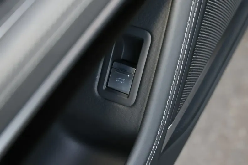 Audi S8 din 2024 cu 56.500 km - oferta AUD258543 - foto 8