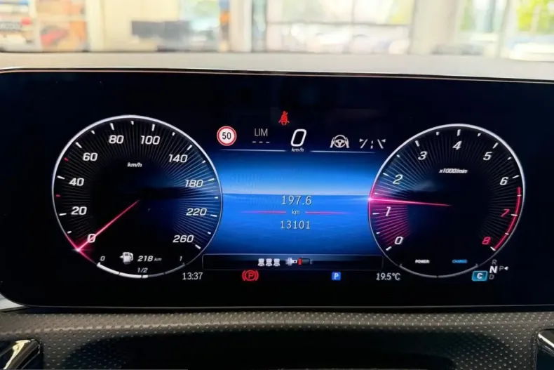 Mercedes-Benz CLA 200 (Clasa CLA) din 2025 cu 13.094 km - oferta MER258570 - foto 3