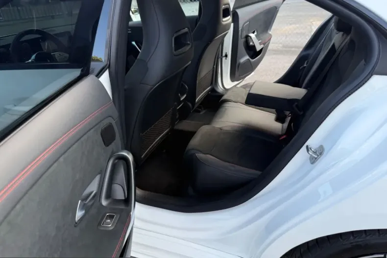 Mercedes-Benz CLA 200 (Clasa CLA) din 2023 cu 68.000 km - oferta MER258572 - foto 14
