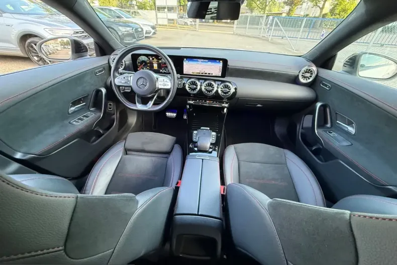 Mercedes-Benz CLA 200 (Clasa CLA) din 2023 cu 68.000 km - oferta MER258572 - foto 16