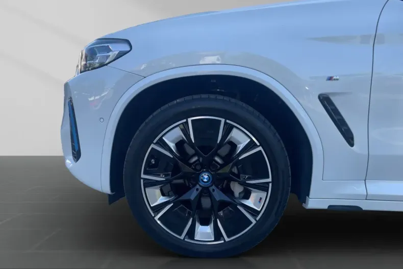 BMW iX3 (Seria X) din 2023 cu 65.300 km - oferta BMW258609 - foto 7
