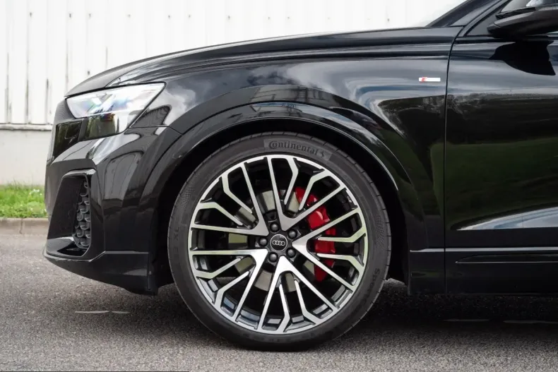 Audi Q8 din 2025 cu 9.900 km - oferta AUD258624 - foto 11