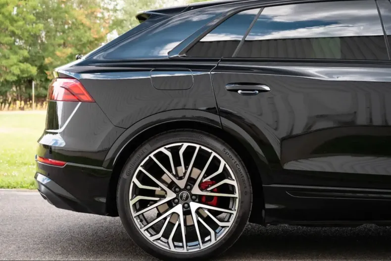 Audi Q8 din 2025 cu 9.900 km - oferta AUD258624 - foto 13