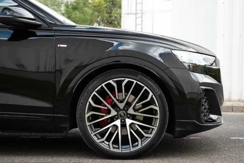 Audi Q8 din 2025 cu 9.900 km - oferta AUD258624 - foto 14