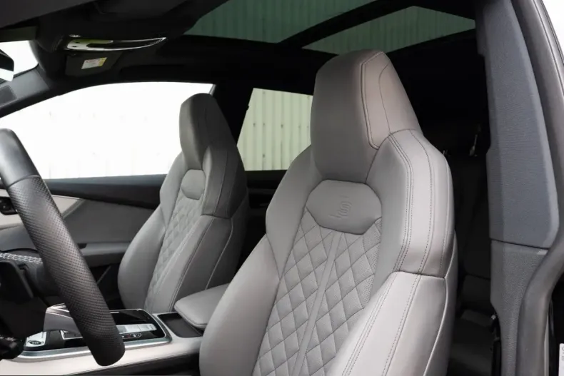 Audi Q8 din 2025 cu 9.900 km - oferta AUD258624 - foto 28