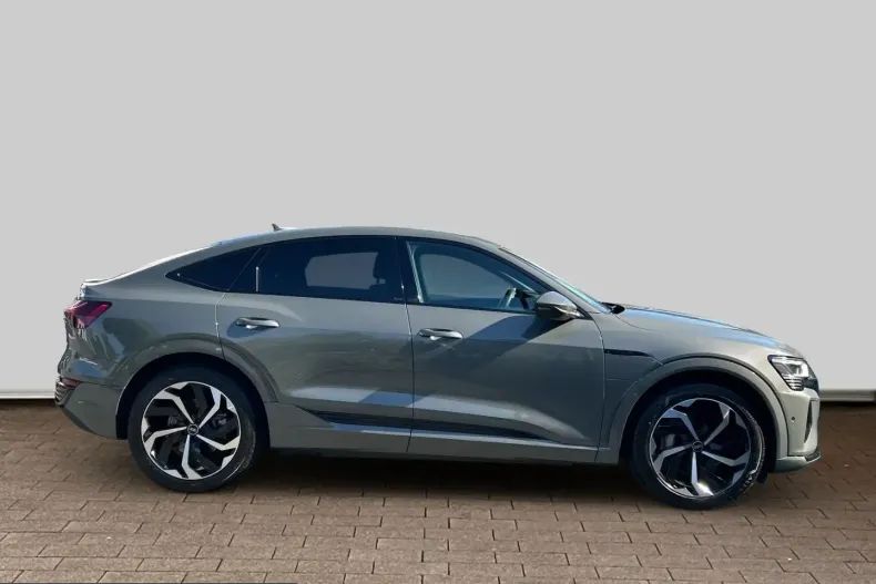 Audi Q8 din 2023 cu 47.668 km - oferta AUD258631 - foto 3