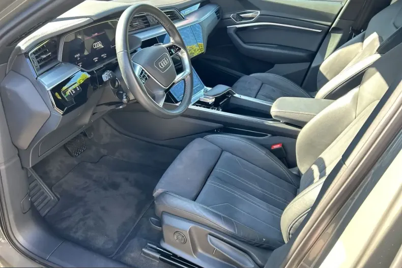 Audi Q8 din 2023 cu 47.668 km - oferta AUD258631 - foto 6