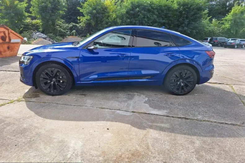 Audi Q8 din 2023 cu 26.380 km - oferta AUD258632 - foto 2
