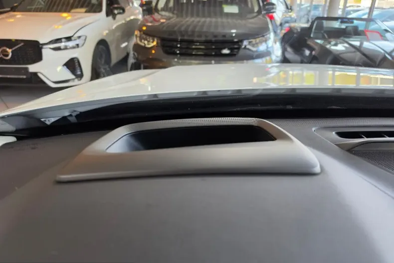 Volvo XC90 din 2025 cu 8.370 km - oferta VOL258635 - foto 12