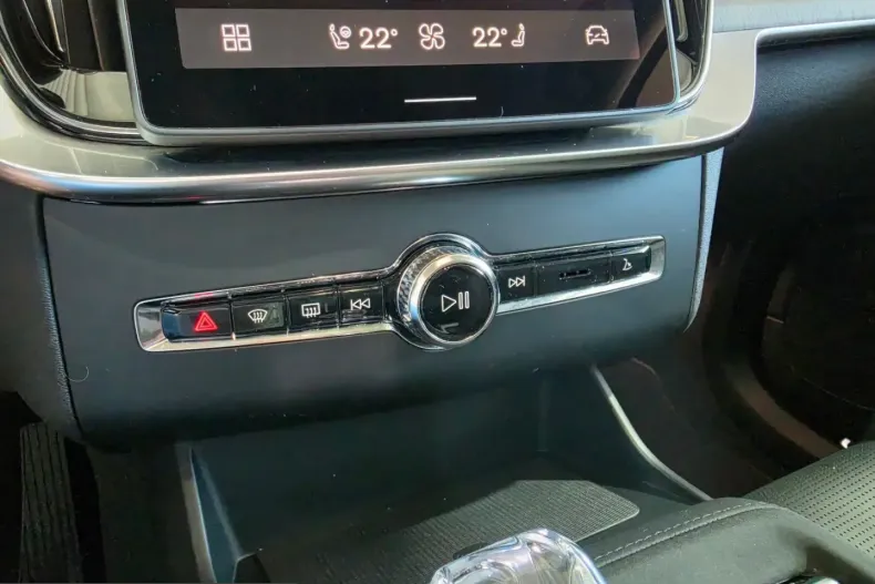 Volvo XC90 din 2025 cu 8.370 km - oferta VOL258635 - foto 16