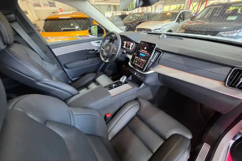 Volvo XC90 din 2025 cu 8.370 km - oferta VOL258635 - foto 23