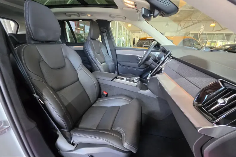 Volvo XC90 din 2025 cu 8.370 km - oferta VOL258635 - foto 24