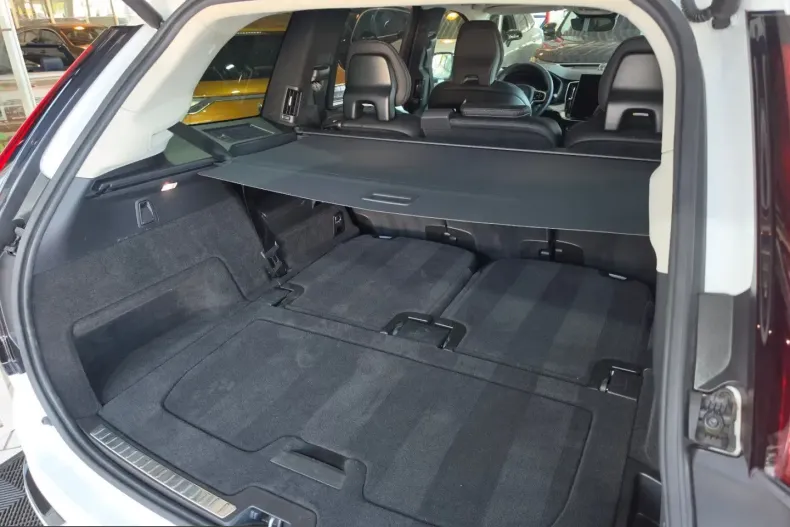Volvo XC90 din 2025 cu 8.370 km - oferta VOL258635 - foto 27