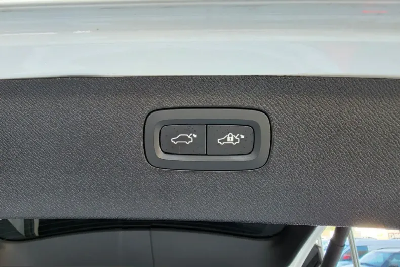 Volvo XC90 din 2025 cu 8.370 km - oferta VOL258635 - foto 28