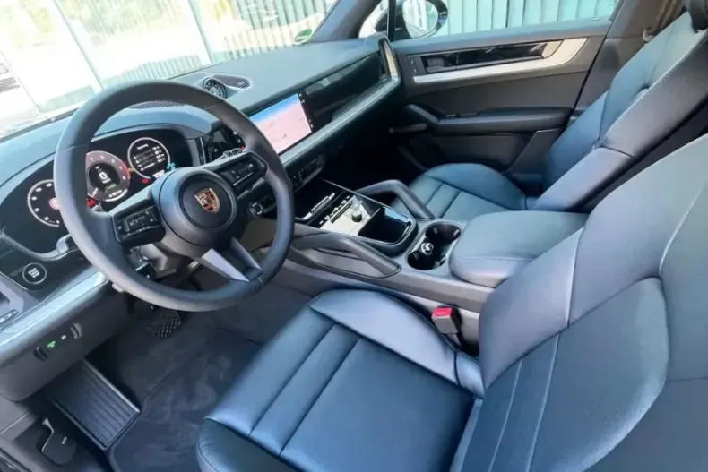 Porsche Cayenne din 2025 cu 14.900 km - oferta POR258642 - foto 9