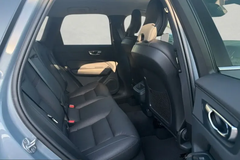 Volvo XC60 din 2023 cu 43.000 km - oferta VOL258657 - foto 6