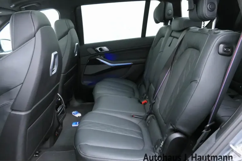 BMW X7 (Seria X) din 2025 cu 21.600 km - oferta BMW258668 - foto 10
