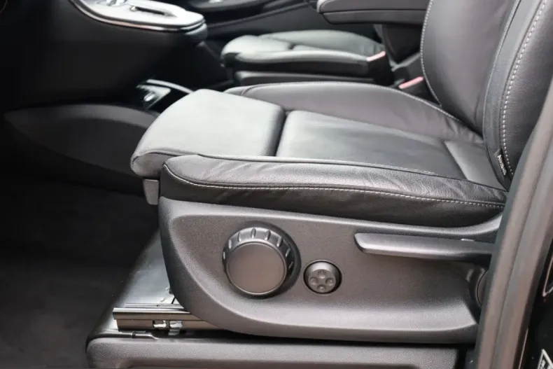 Mercedes-Benz V 300 (Clasa V) din 2025 cu 20.522 km - oferta MER258675 - foto 12