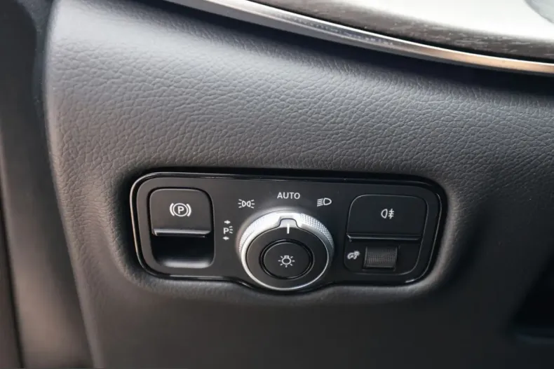 Mercedes-Benz V 300 (Clasa V) din 2025 cu 20.522 km - oferta MER258675 - foto 28