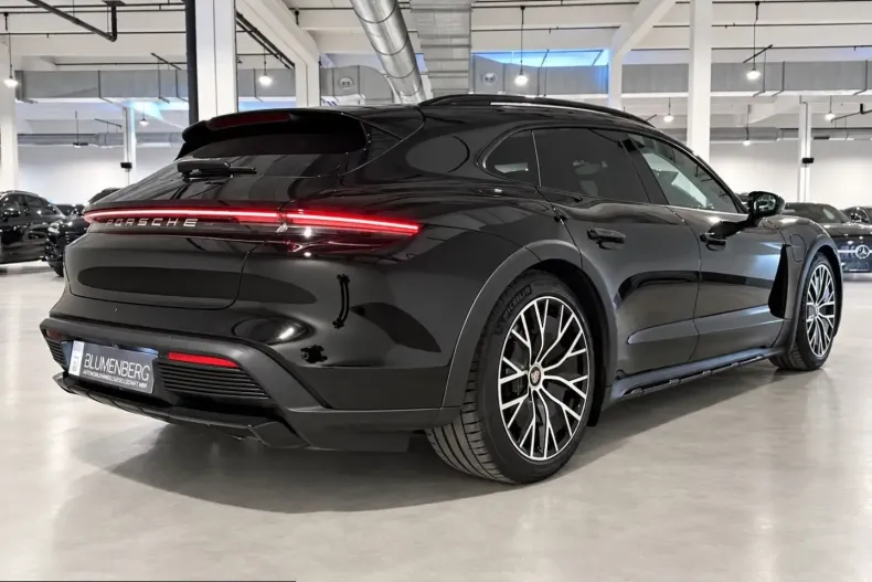 Porsche Taycan din 2024 cu 34.262 km - oferta POR258676 - foto 3