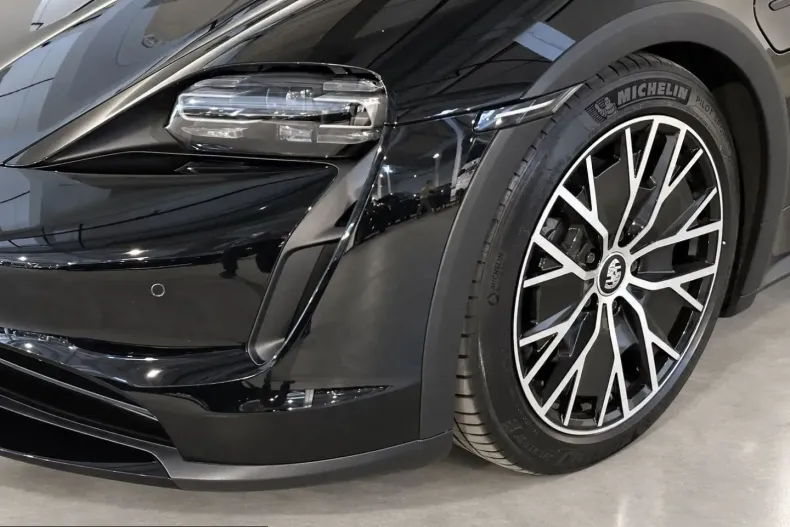 Porsche Taycan din 2024 cu 34.262 km - oferta POR258676 - foto 9