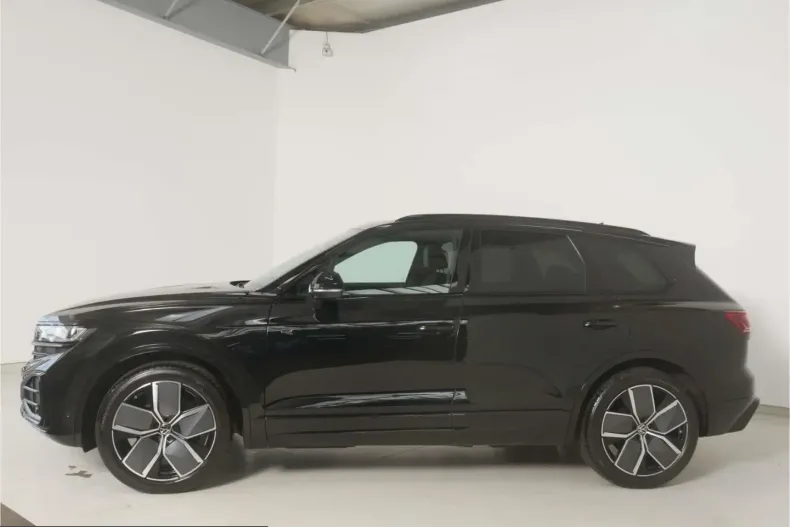 Volkswagen Touareg din 2025 cu 7.400 km - oferta VOL258678 - foto 4