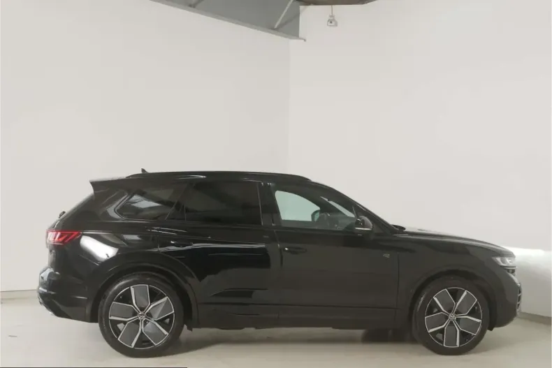 Volkswagen Touareg din 2025 cu 7.400 km - oferta VOL258678 - foto 7