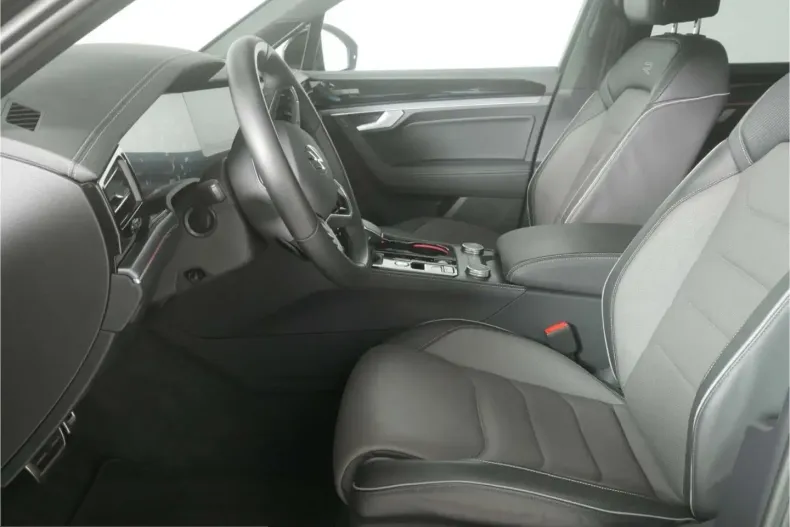 Volkswagen Touareg din 2025 cu 7.400 km - oferta VOL258678 - foto 10