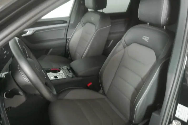 Volkswagen Touareg din 2025 cu 7.400 km - oferta VOL258678 - foto 11