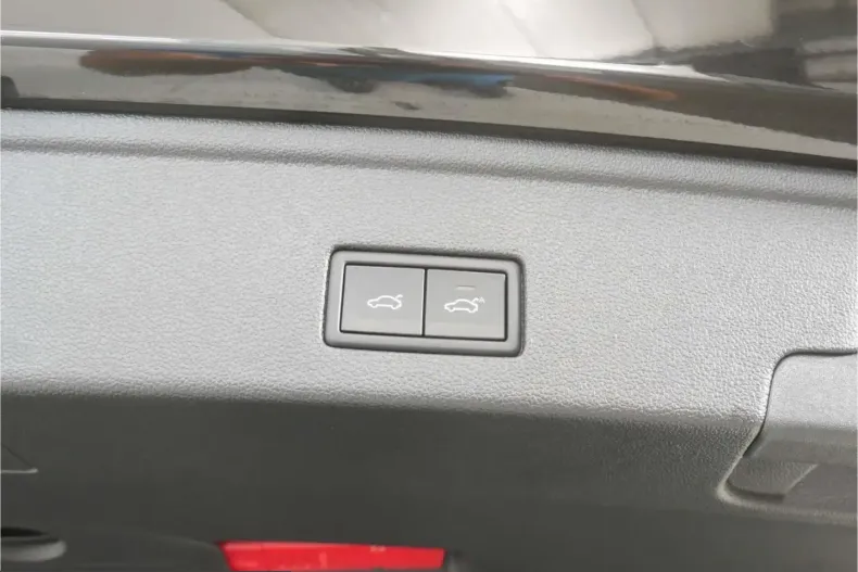 Volkswagen Touareg din 2025 cu 7.400 km - oferta VOL258678 - foto 30