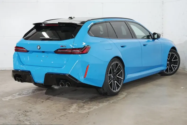 BMW M5 (Seria 5) din 2025 cu 5.427 km - oferta BMW258680 - foto 3