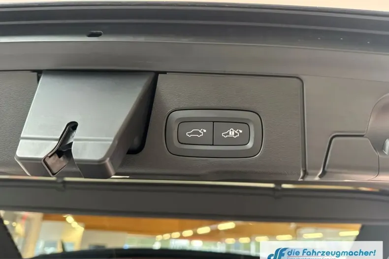 Volvo XC60 din 2025 cu 1.500 km - oferta VOL258684 - foto 17