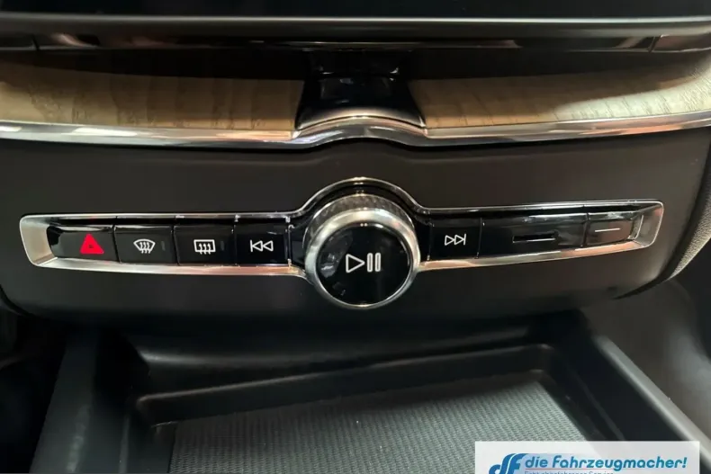 Volvo XC60 din 2025 cu 1.500 km - oferta VOL258684 - foto 34