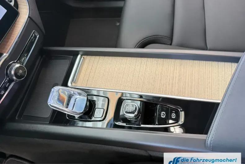 Volvo XC60 din 2025 cu 1.500 km - oferta VOL258684 - foto 37