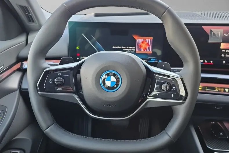 BMW 550 (Seria 5) din 2025 cu 25.500 km - oferta BMW258689 - foto 16