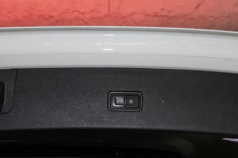 Audi Q8 din 2025 cu 31.928 km - oferta AUD258717 - foto 7