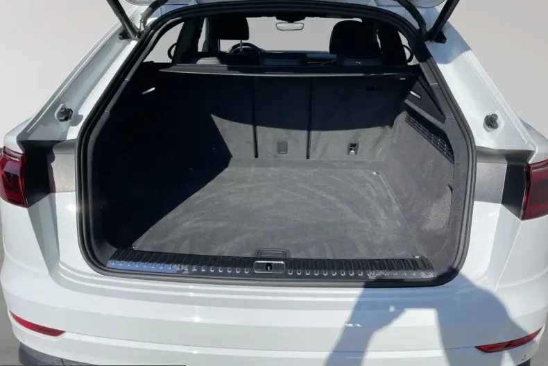Audi Q8 din 2025 cu 13.025 km - oferta AUD258719 - foto 9