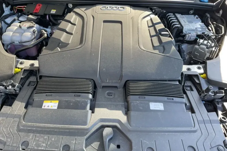 Audi Q8 din 2025 cu 13.025 km - oferta AUD258719 - foto 20