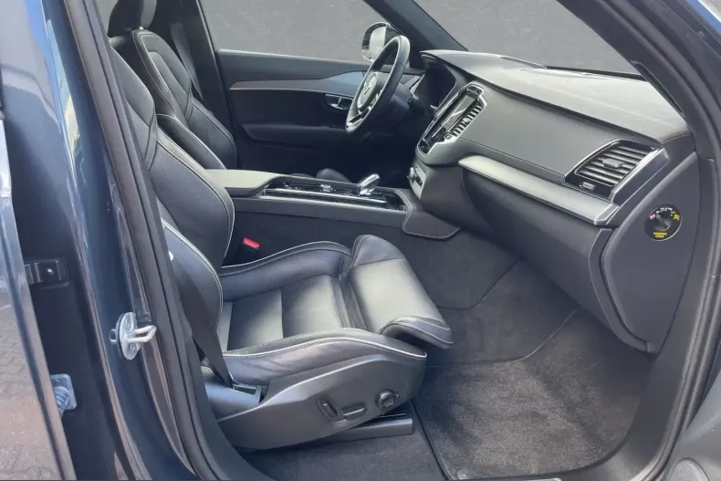 Volvo XC90 din 2024 cu 22.819 km - oferta VOL258735 - foto 3