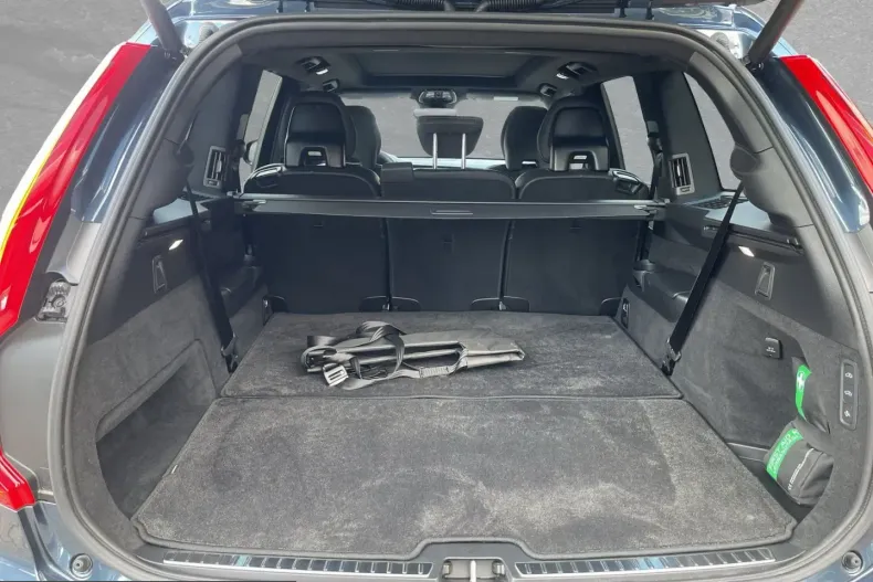 Volvo XC90 din 2024 cu 22.819 km - oferta VOL258735 - foto 11