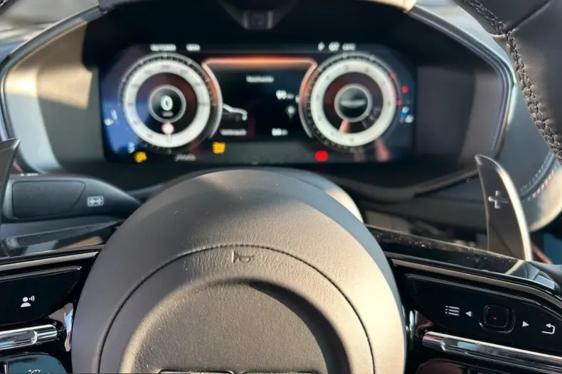 Aston Martin DBX din 2025 cu 10.500 km - oferta AST258763 - foto 9