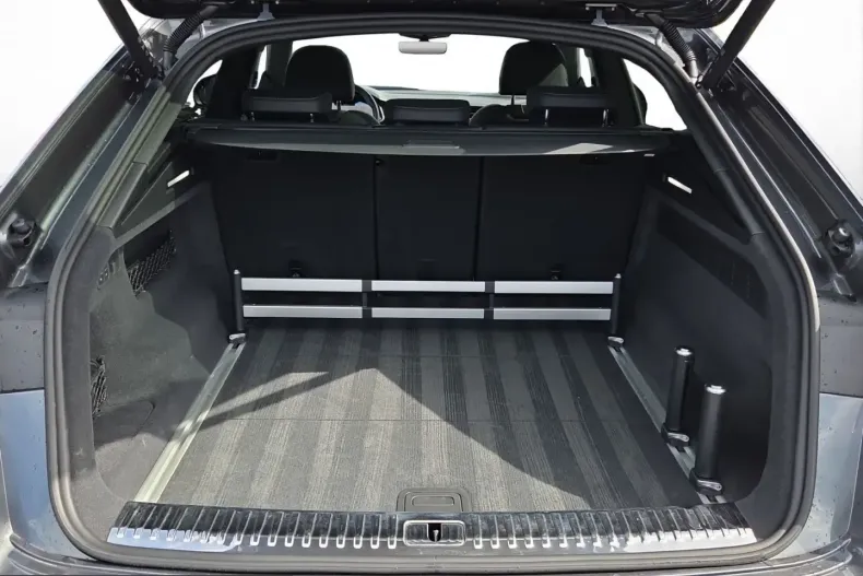 Audi Q8 din 2023 cu 42.269 km - oferta AUD258772 - foto 11