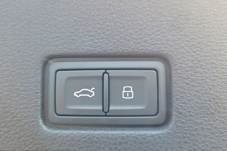 Audi Q8 din 2023 cu 42.269 km - oferta AUD258772 - foto 12