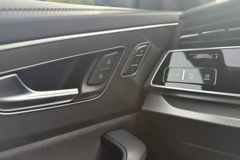 Audi RSQ8 din 2024 cu 39.210 km - oferta AUD258775 - foto 27