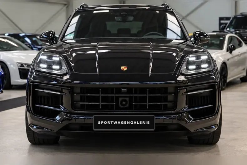Porsche Cayenne din 2023 cu 34.198 km - oferta POR258787 - foto 1