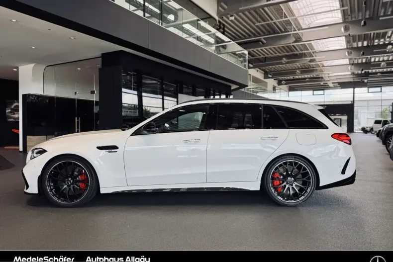 Mercedes-Benz C 63 AMG (Clasa C) din 2024 cu 35.072 km - oferta MER258788 - foto 2