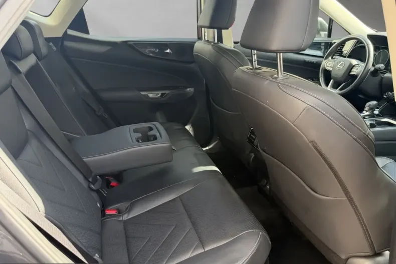 Lexus NX 350h din 2023 cu 66.625 km - oferta LEX258793 - foto 17