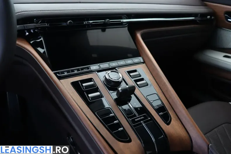 Aston Martin DB12 din 2025 cu 1.120 km - oferta AST258801 - foto 19