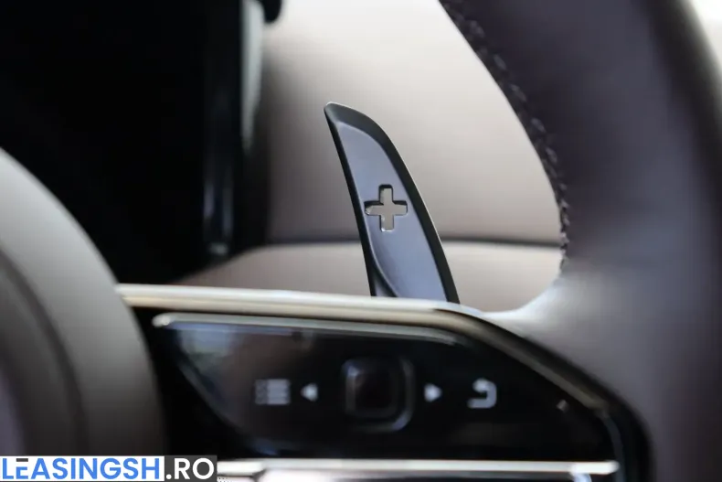Aston Martin DB12 din 2025 cu 1.120 km - oferta AST258801 - foto 30