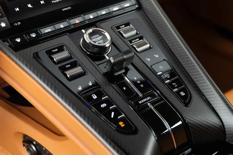 Aston Martin DB12 din 2025 cu 2.700 km - oferta AST258806 - foto 14